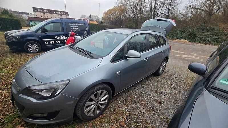 Silber Gebraucht 2013 Opel Astra Edition Kombi | 2.500 € (Superpreis) - Bild 1/4