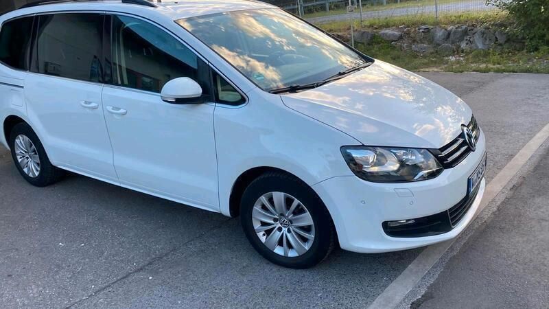 Weiß Gebraucht 2015 VW Sharan Van / Kleinbus | 18.500 € (Guter Preis) - Bild 1/4