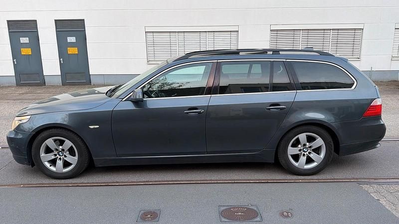 Gebraucht BMW 520 177 PS (130 kW) 2010 Grau Kombi
