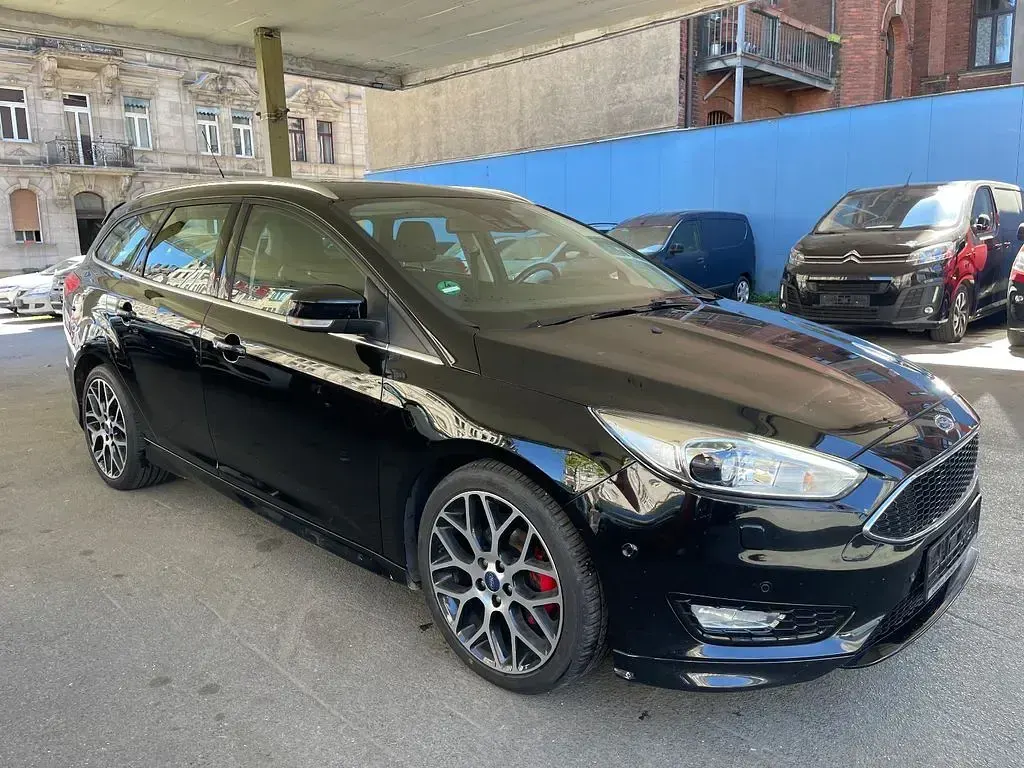 Usata Ford Focus ST-Line 120 CV (88 kW) 2016 Nero Berlina