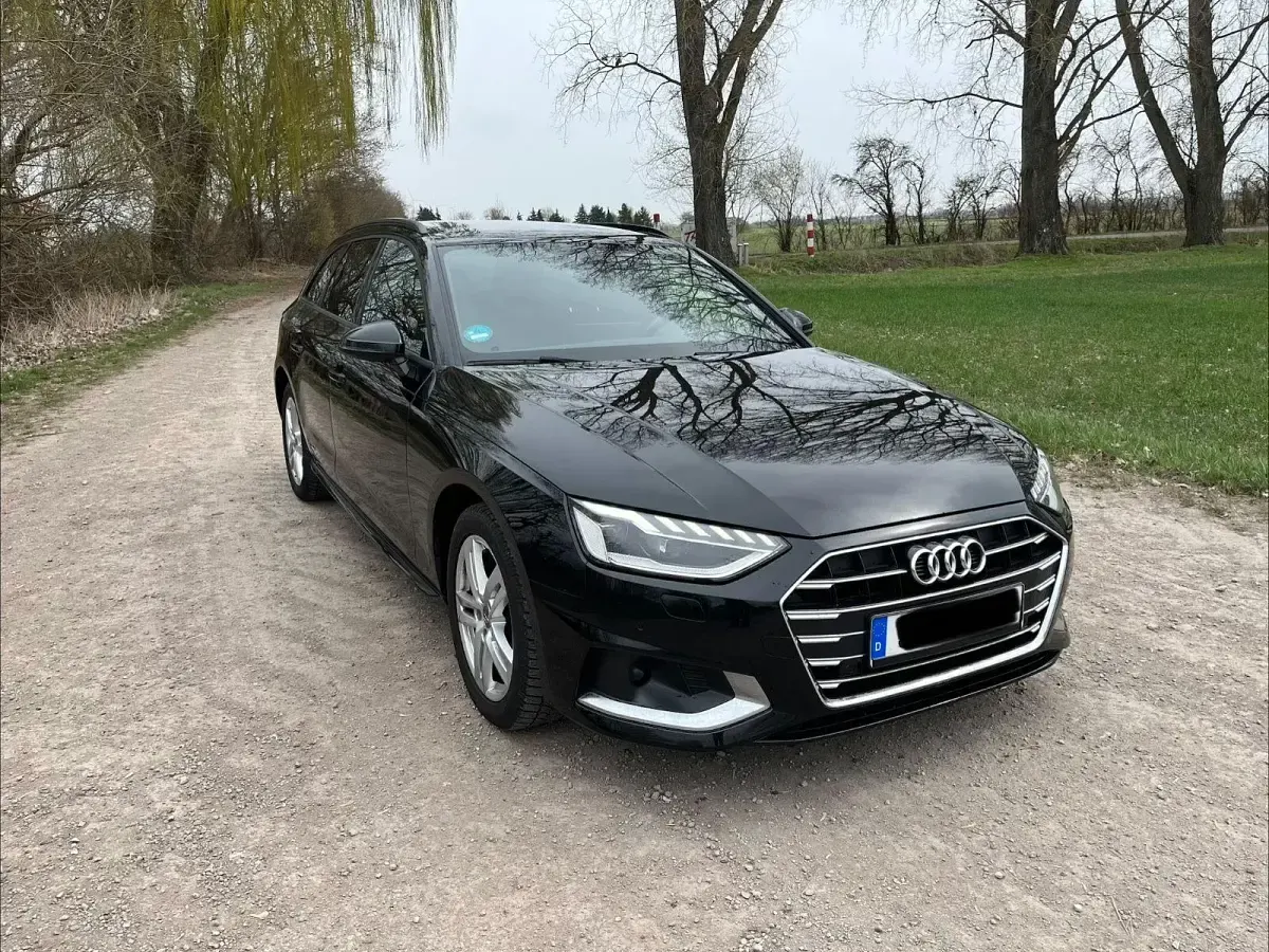 Second-hand Audi A4 Advanced 163 CP (119 kW) 2021 Negru Break