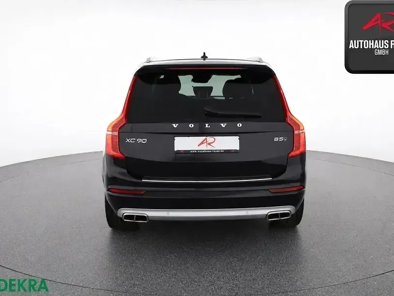 Gebraucht Volvo XC90 235 PS (172 kW) 2021 Onyx black SUV