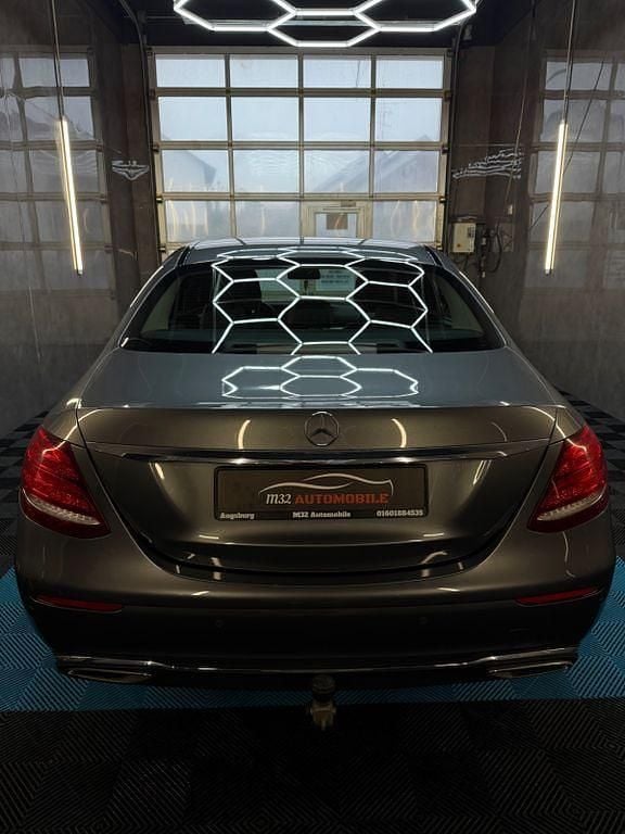 Gebraucht Mercedes E200 Avantgarde 150 PS (110 kW) 2018 Grau Limousine
