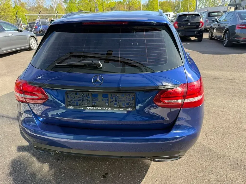 Gebraucht Mercedes C250 204 PS (150 kW) 2018 Blau Limousine