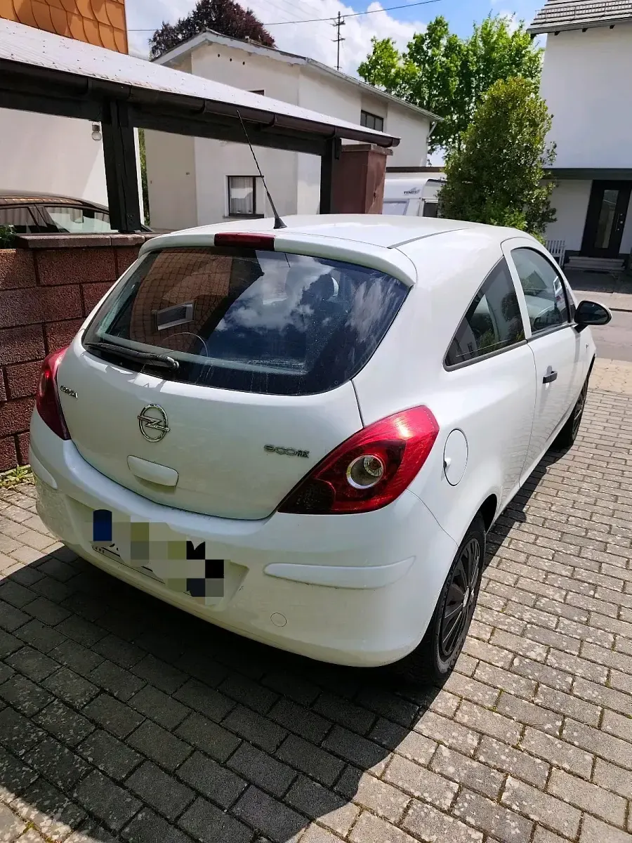 Gebraucht Opel Corsa 69 PS (50 kW) 2012 Weiß Kleinwagen
