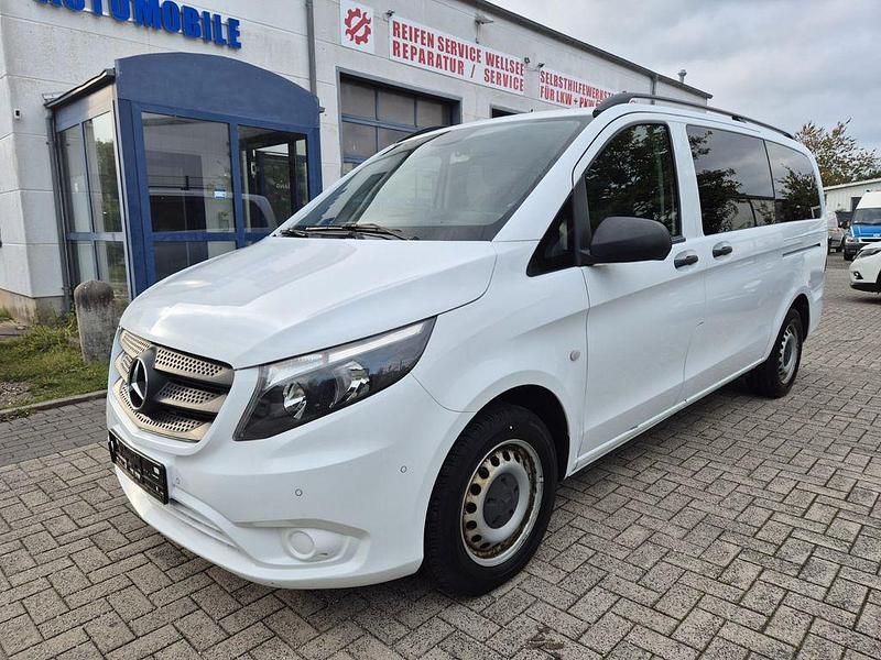 Weiß Gebraucht 2017 Mercedes Vito Van / Kleinbus | 16.950 € (Fairer Preis) - Bild 1/4