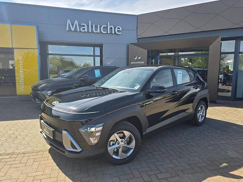 Neu Hyundai Kona Select 105 PS (77 kW) 2025 Abyss black / mic SUV
