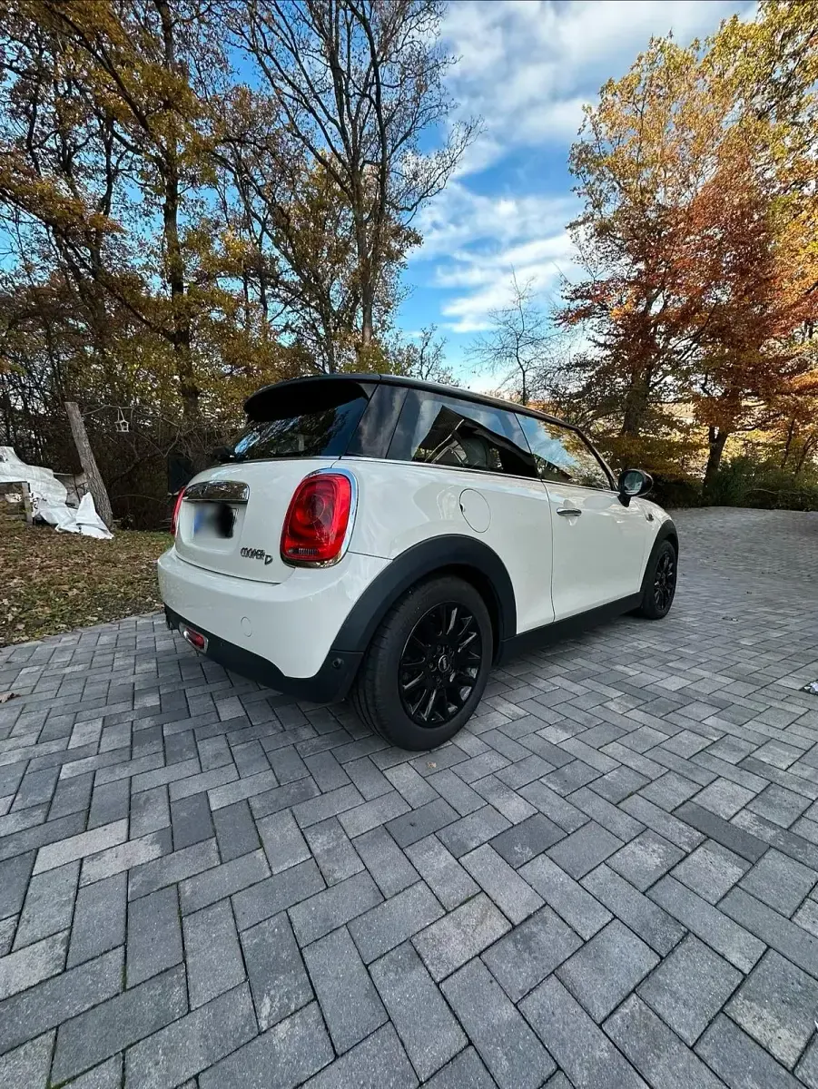 Käytetty Mini Cooper D 116 HP (85 kW) 2015 Valkoinen Viistoperä
