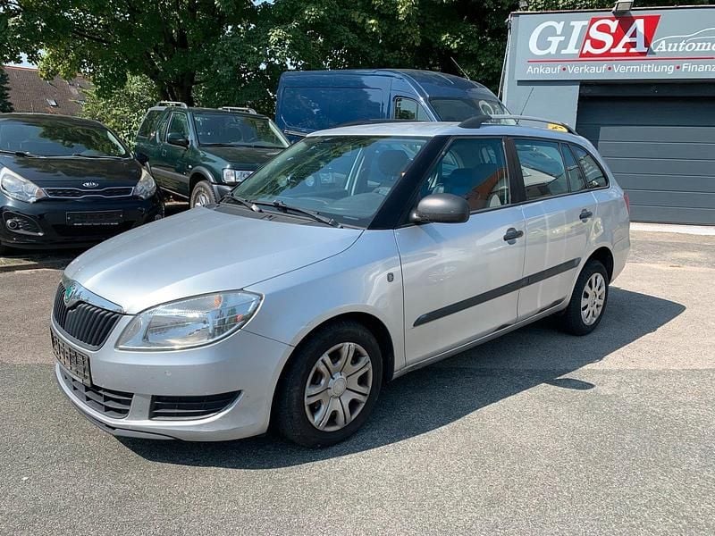 Silber Gebraucht 2011 Skoda Fabia Kombi | 1.999 € (Superpreis) - Bild 1/4