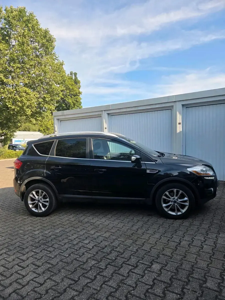 Gebraucht Ford Kuga 140 PS (102 kW) 2012 Schwarz SUV