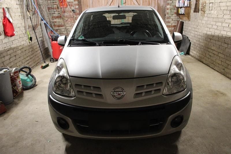 Gebraucht Nissan Pixo 69 PS (50 kW) 2010 Silber Kleinwagen