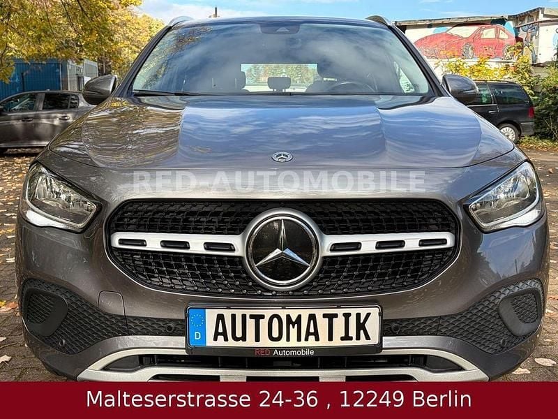 Gebraucht Mercedes GLA200 163 PS (119 kW) 2021 Grau SUV