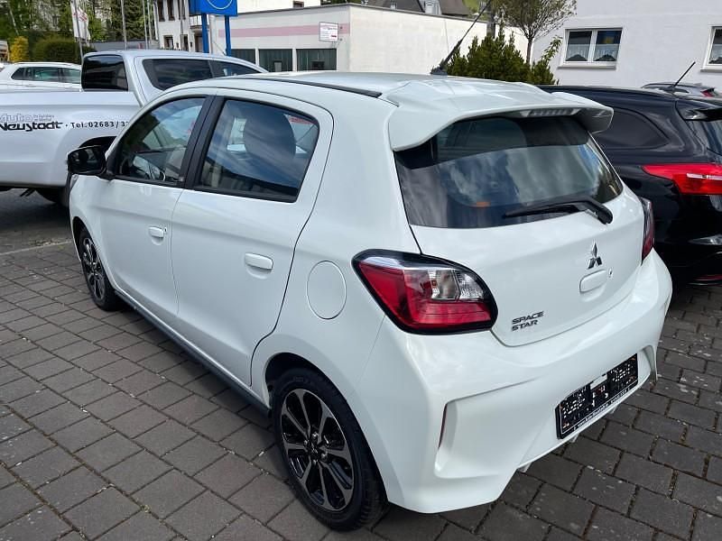 Gebraucht Mitsubishi Space Star 80 PS (58 kW) 2021 Weiß Kleinwagen
