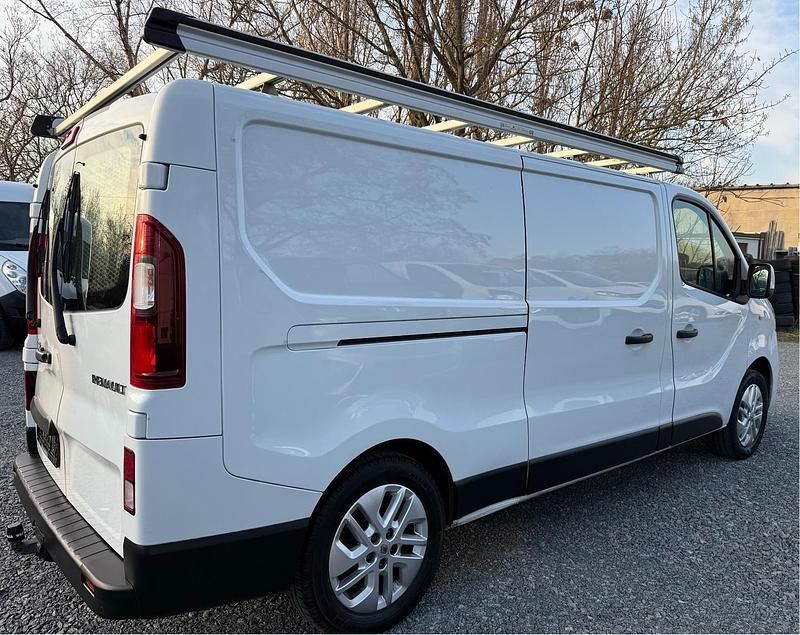 Gebraucht Renault Trafic 140 PS (102 kW) 2015 Weiß Van / Kleinbus