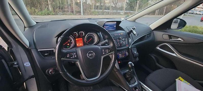 Grau Gebraucht 2013 Opel Zafira Tourer Innovation Van / Kleinbus | 7.100 € (Guter Preis) - Bild 1/4
