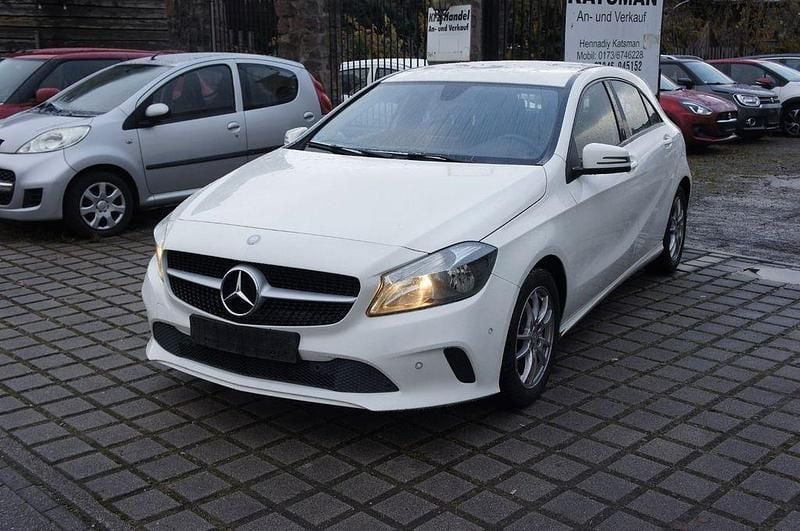 Weiß Gebraucht 2015 Mercedes A200 Limousine | 9.500 € (Fairer Preis) - Bild 1/4