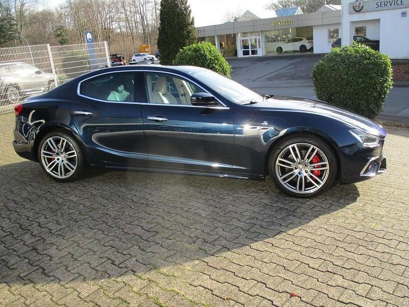 Gebraucht Maserati Ghibli 430 PS (316 kW) 2021 Blau Limousine