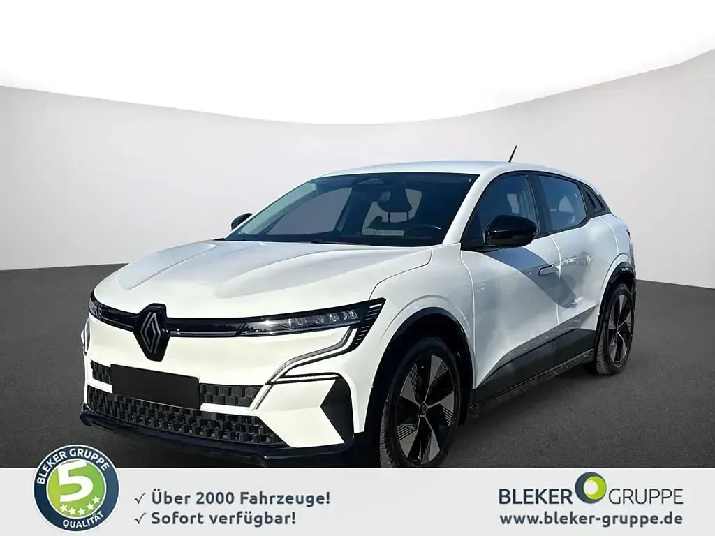 Używany Renault Mégane Evolution 160 kW (218 KM) 2022 Biały Sedan/Limuzyna