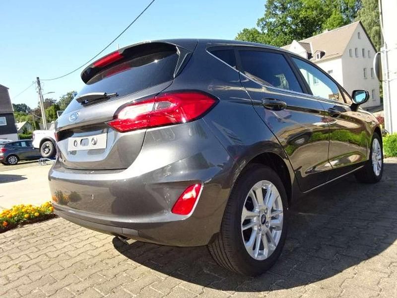 Gebraucht Ford Fiesta Titanium 101 PS (74 kW) 2023 Magneticgrau (metallic) Kleinwagen
