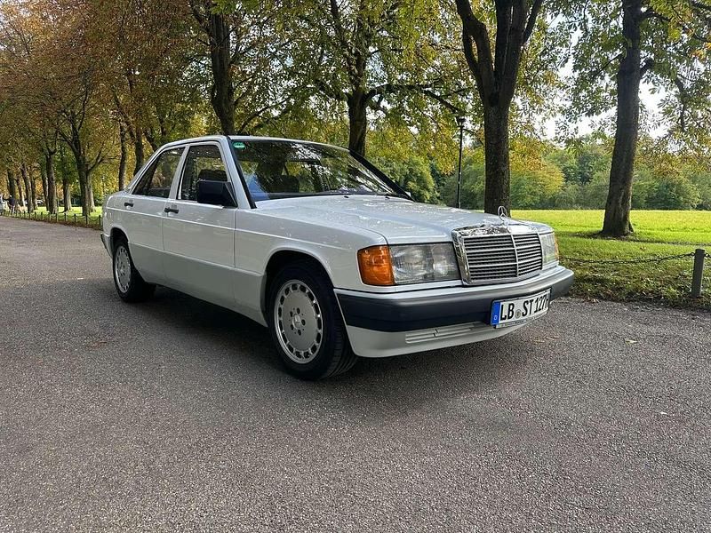 Gebraucht Mercedes 190 118 PS (86 kW) 1989 Weiß Limousine