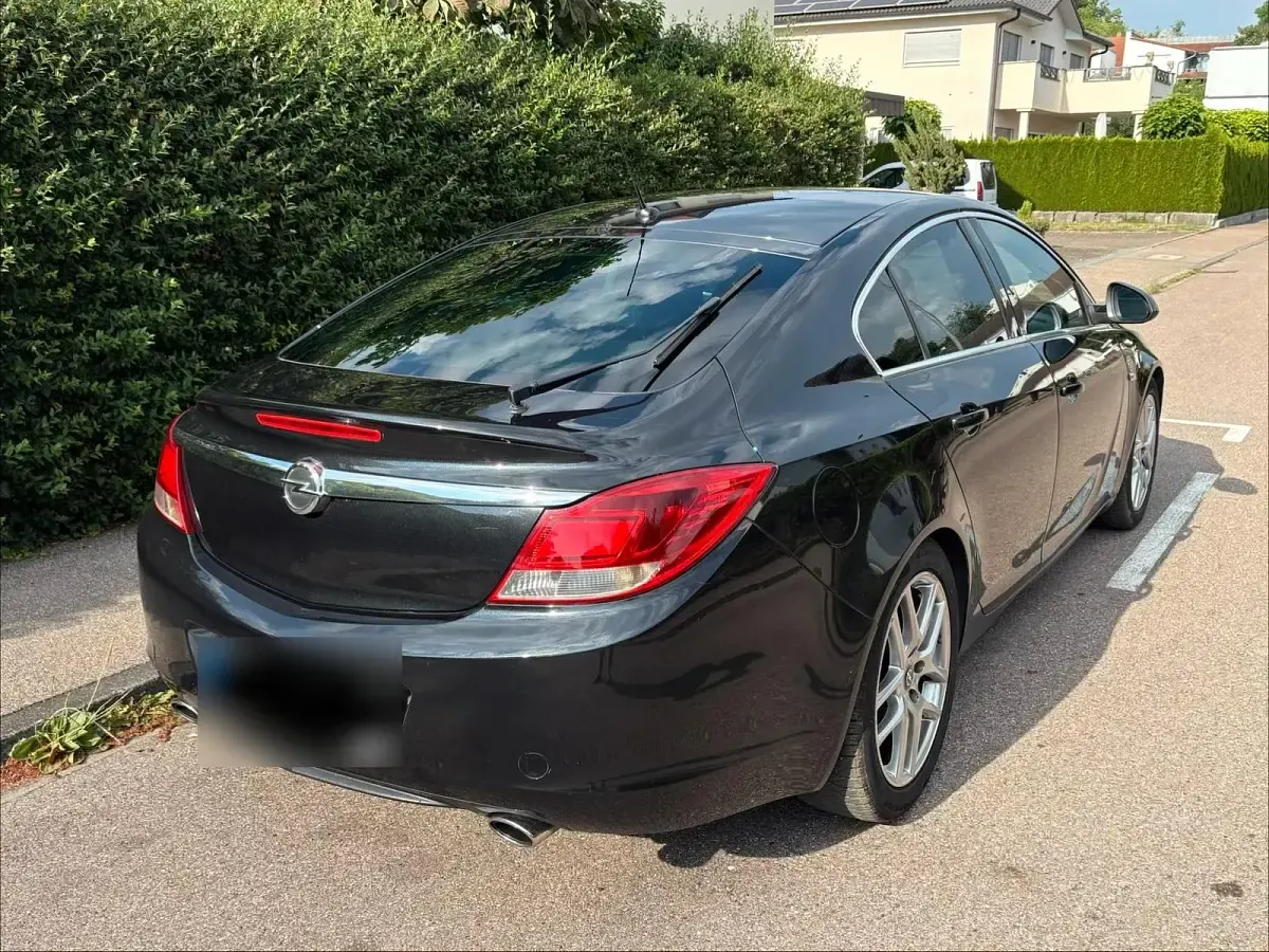 Gebraucht Opel Insignia 195 PS (143 kW) 2012 Schwarz Limousine