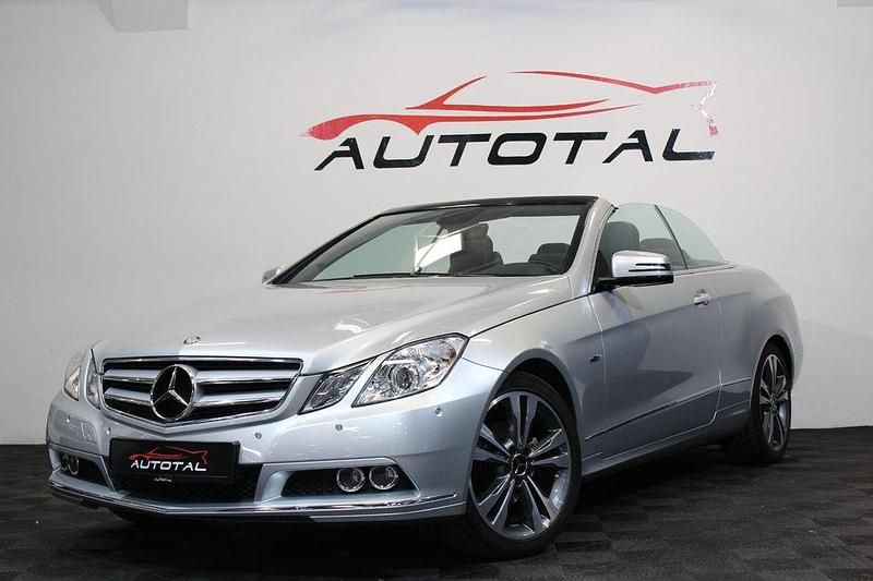 Silber Gebraucht 2010 Mercedes E200 Cabrio | 13.999 € (Fairer Preis) - Bild 1/4