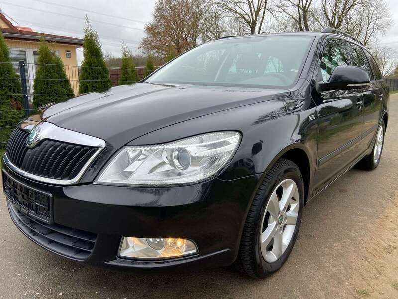 Schwarzmagic perleffekt Gebraucht 2012 Skoda Octavia Family Kombi | 4.700 € (Guter Preis) - Bild 1/4