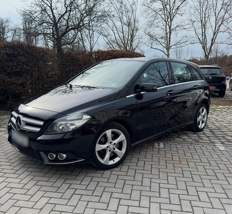 Gebraucht Mercedes B220 170 PS (125 kW) 2013 Schwarz Van / Kleinbus