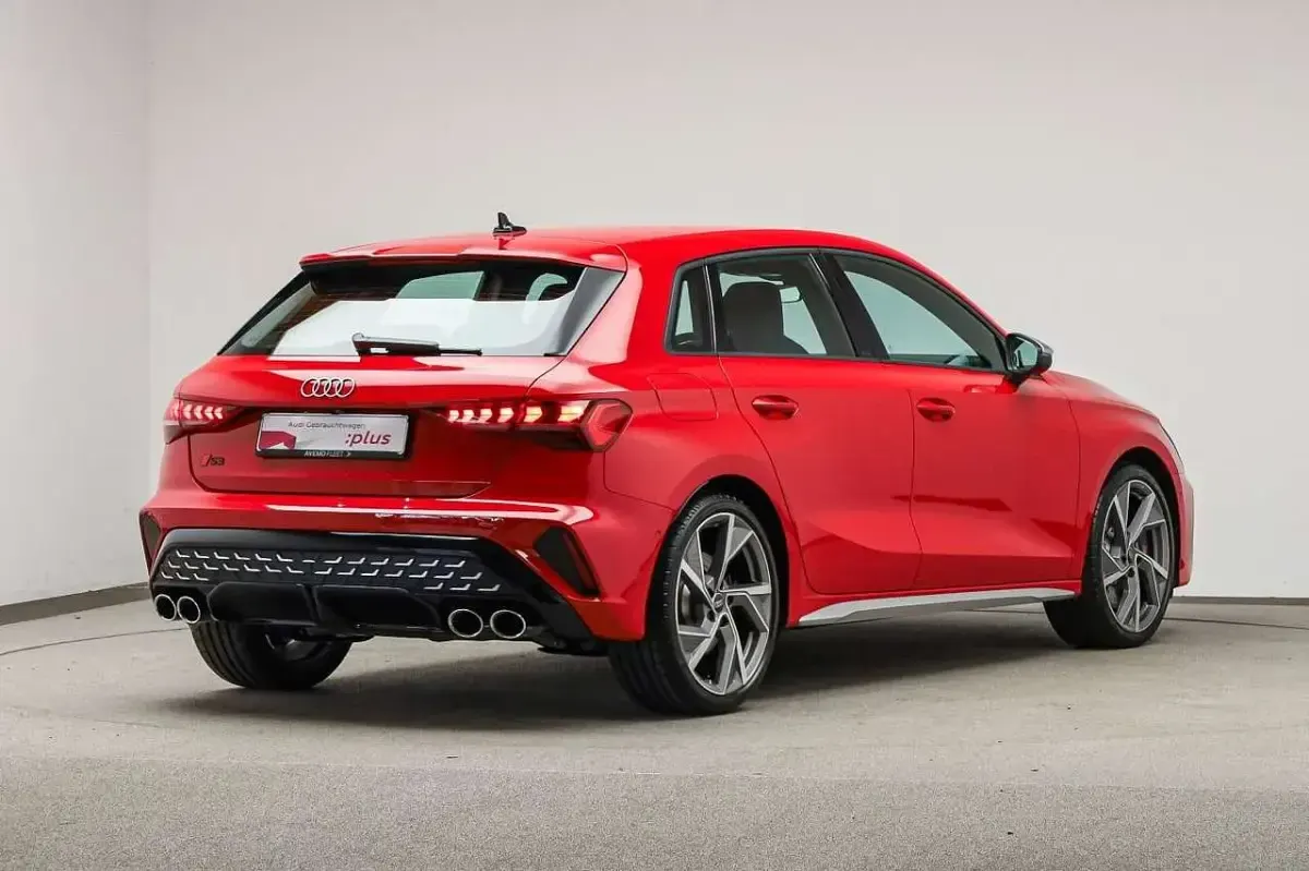 Gebraucht Audi S3 Ambiente 333 PS (244 kW) 2025 Progressivrot metallic (metallic) Limousine