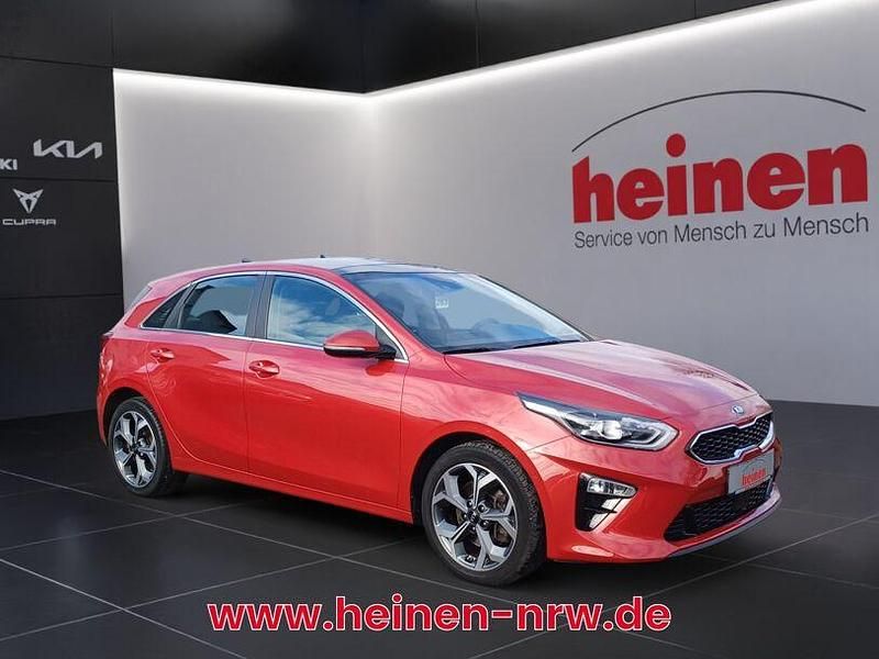 Gebraucht Kia Ceed Spirit 140 PS (102 kW) 2018 Rot Kleinwagen