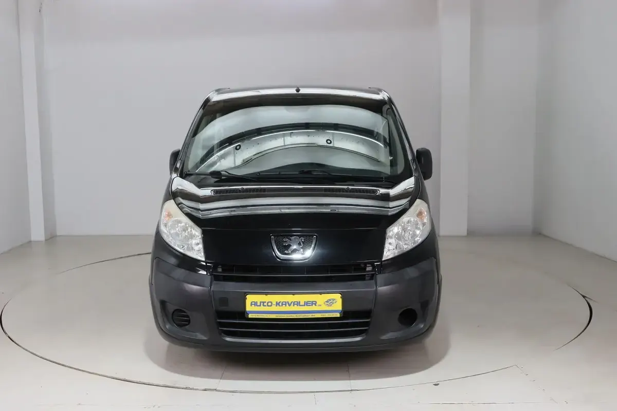 Gebraucht Peugeot TePee 90 PS (66 kW) 2011 Schwarz Kombi