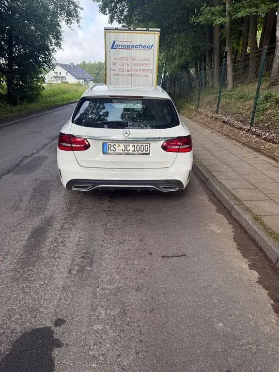 Gebraucht Mercedes C180 AMG line 156 PS (114 kW) 2020 Weiß Limousine