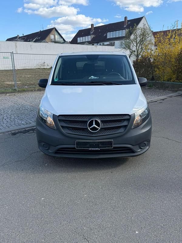 Usado Mercedes Vito 114 HP (83 kW) 2016 Branco Van