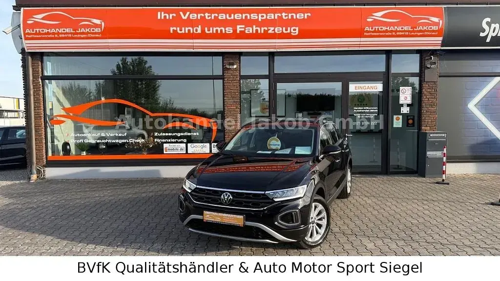 Second-hand VW T-Roc 110 CP (80 kW) 2023 Negru SUV