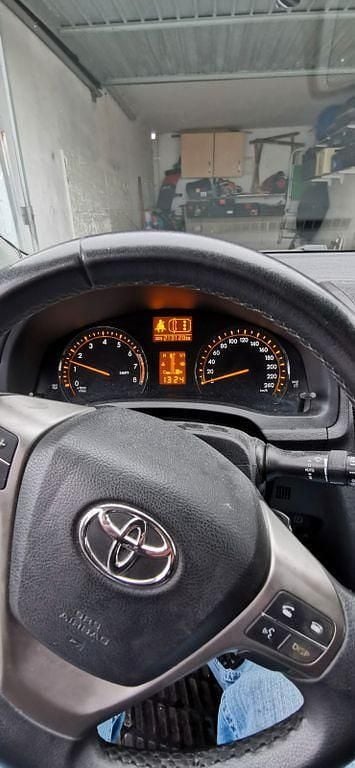Gebraucht Toyota Avensis Executive 147 PS (108 kW) 2010 Grau Kombi