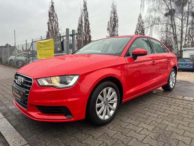 Rot Gebraucht 2015 Audi A3 Attraction Limousine | 13.999 € (Guter Preis) - Bild 1/4