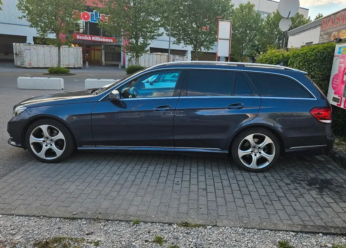 Usata Mercedes E250 204 CV (150 kW) 2014 Blu Station wagon