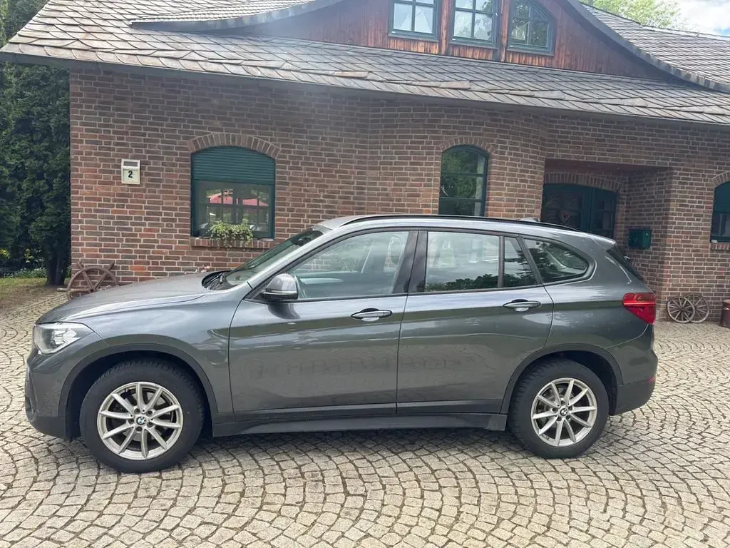 Gebraucht BMW X1 Advantage 150 PS (110 kW) 2020 Grau SUV