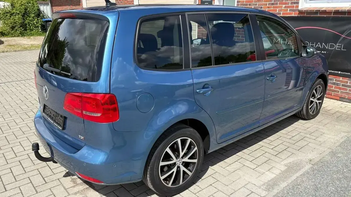 Gebraucht VW Touran Comfortline 105 PS (77 kW) 2015 Pacific blue metallic Van / Kleinbus