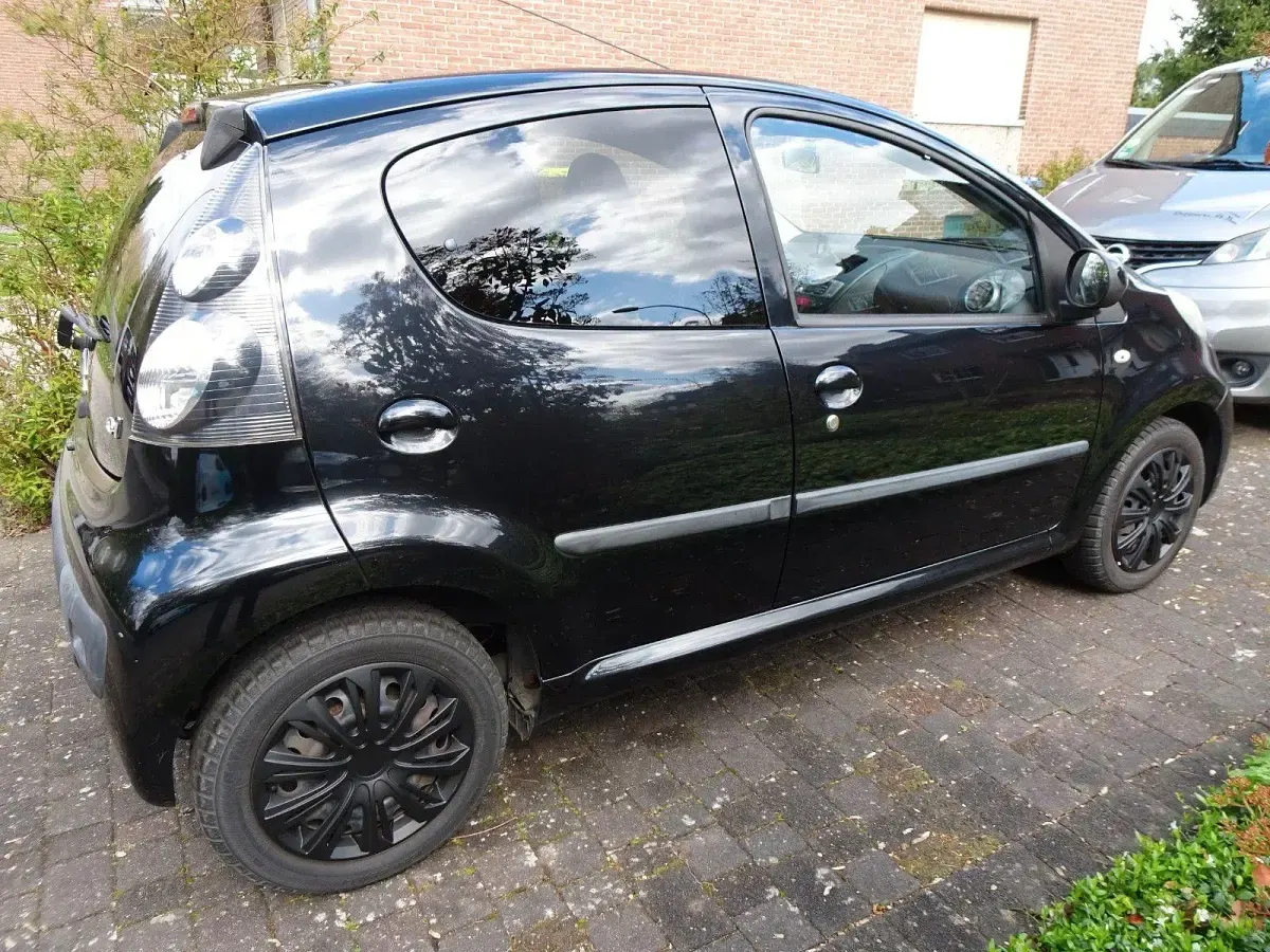 Gebraucht Citroën C1 Tendance 68 PS (50 kW) 2012 Schwarz Kleinwagen