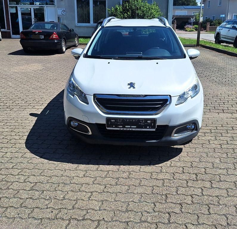 Weiß Gebraucht 2015 Peugeot 2008 Active SUV | 6.999 € (Guter Preis) - Bild 1/4
