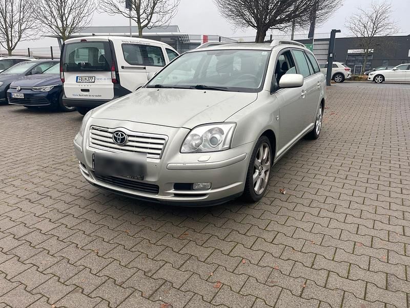 Silber Gebraucht 2005 Toyota Avensis Kombi | 1.200 € (Guter Preis) - Bild 1/4