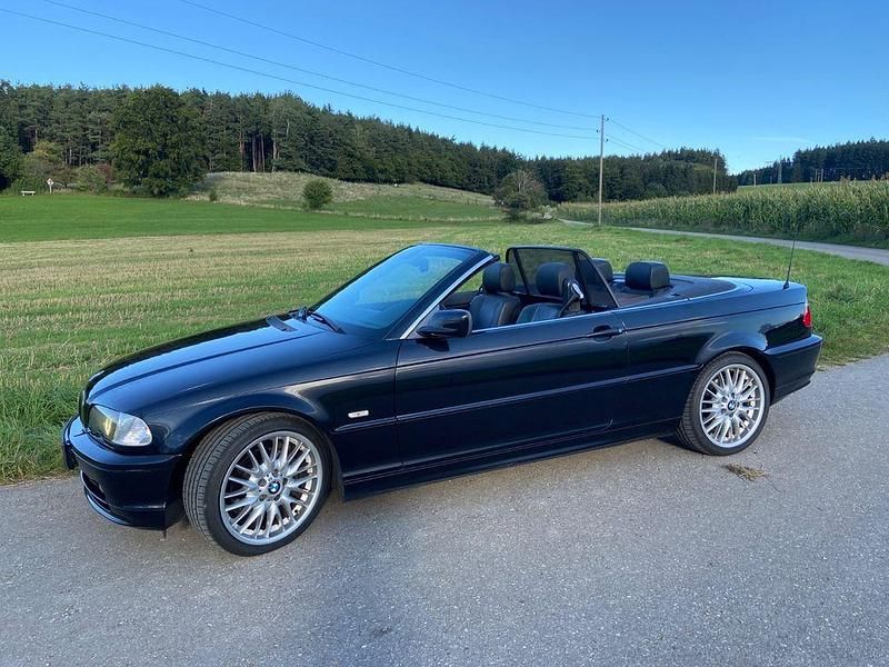 Schwarz Gebraucht 2002 BMW 325 Cabriolet Sport Line Cabrio | 7.998 € (Fairer Preis) - Bild 1/4