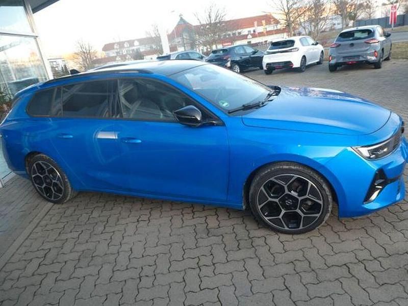 Gebraucht Opel Astra Ultimate 131 PS (96 kW) 2024 Blau/typ aussenverkleidung met Kombi
