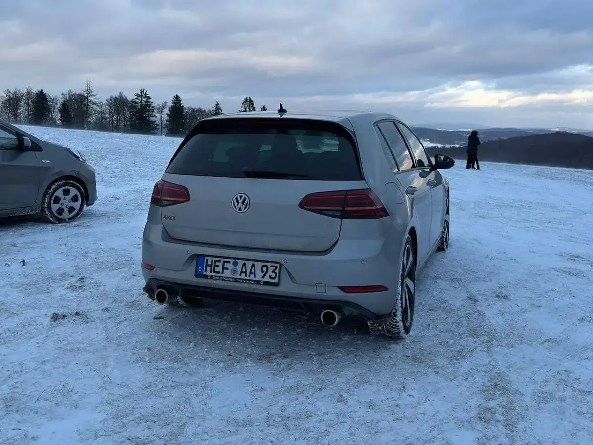 Gebraucht VW Golf VII GTI 245 PS (180 kW) 2019 Silber Kleinwagen