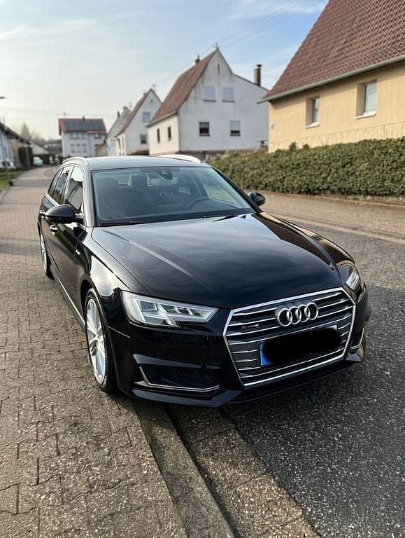 Gebraucht Audi A4 Ambiente 190 PS (139 kW) 2019 Schwarz Kombi