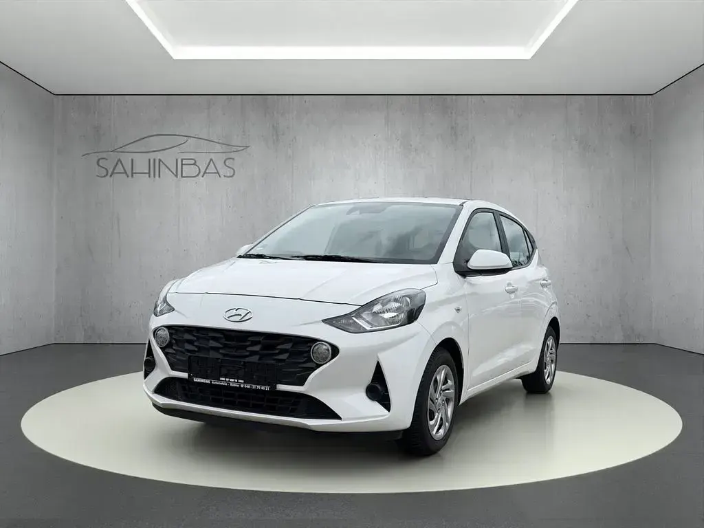 Gebraucht Hyundai i10 Select 67 PS (49 kW) 2023 Weiß Kleinwagen
