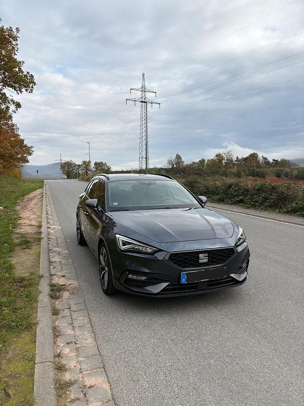 Grau Gebraucht 2020 Seat Leon FR Kombi | 21.800 € (Etwas zu teuer) - Bild 1/4