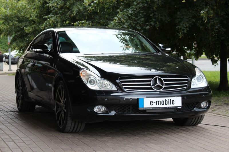 Schwarz Gebraucht 2007 Mercedes CLS500 Limousine | 16.900 € (Fairer Preis) - Bild 1/4