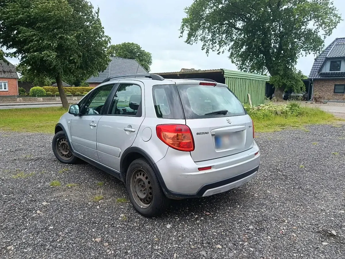 Gebraucht Suzuki SX4 135 PS (99 kW) 2010 Silber Limousine